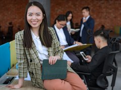 <b>企业形象包装推广</b>